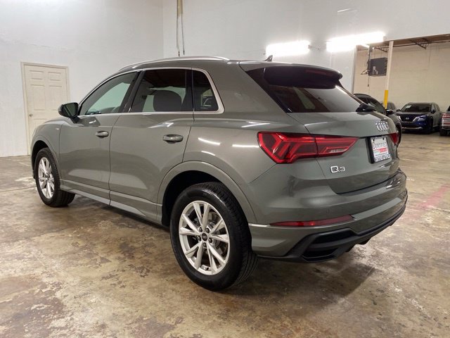 Used 2024 Audi Q3 2.0T Premium w/ Convenience Package AWD/4WD image 3