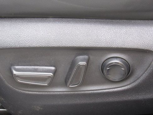 Certified 2021 Toyota Highlander XLE image 14