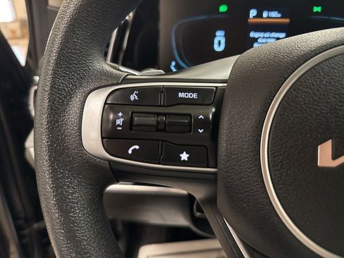 Used 2023 Kia Sportage LX image 18