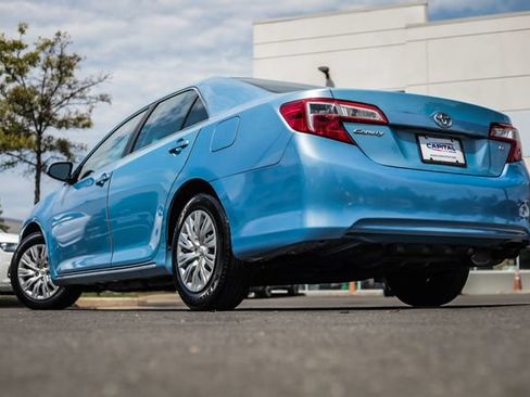 Used 2012 Toyota Camry LE FWD image 2