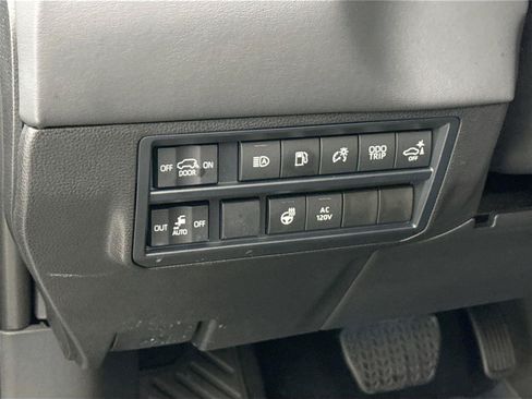Certified 2025 Toyota Sequoia Platinum AWD/4WD image 16