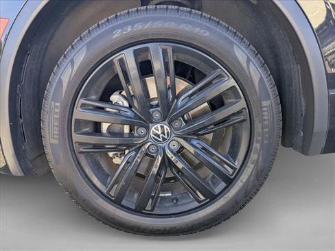 Used 2022 Volkswagen Tiguan SE R-Line AWD/4WD image 17