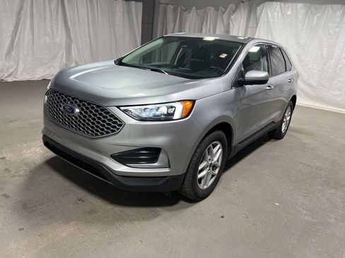 Used 2024 Ford Edge SEL image 3