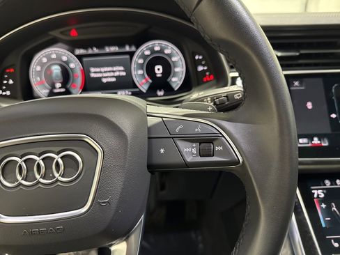 Used 2023 Audi Q8 Prestige w/ Prestige Package image 37