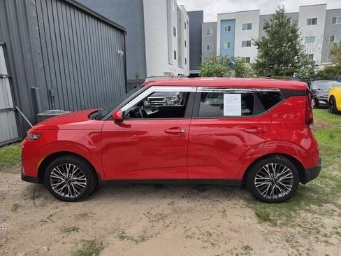 Used 2021 Kia Soul LX FWD image 4