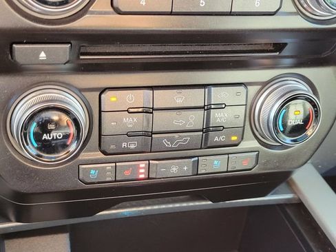 Used 2018 Ford F150 Lariat w/ Equipment Group 502A Luxury AWD/4WD image 19