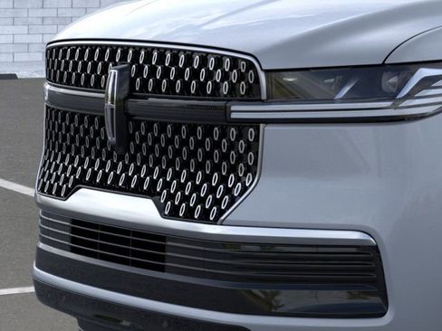 New 2026 Lincoln Navigator L Reserve AWD/4WD image 17