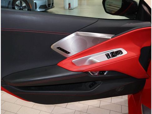 Used 2021 Chevrolet Corvette Stingray Preferred Cpe w/ Z51 Performance Package RWD image 9