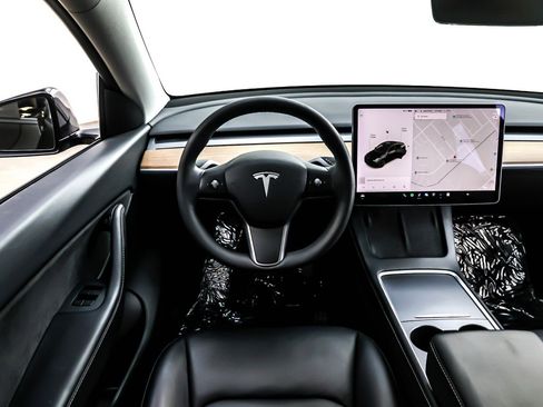Used 2021 Tesla Model Y Long Range image 4