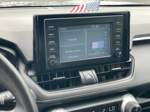 Used 2019 Toyota RAV4 LE w/ Carpet Mat Package AWD/4WD image 18