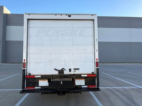 Used 2020 GMC Savana 3500 Extended w/ Driver Convenience Package image 8