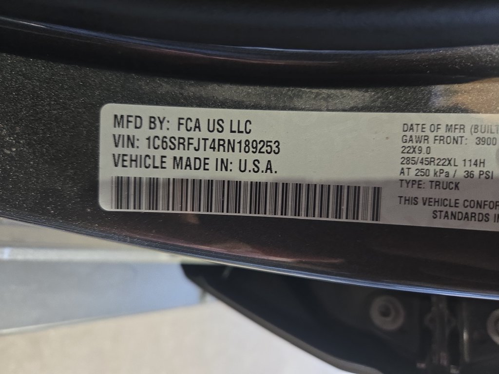 Used 2024 RAM 1500 Laramie AWD/4WD image 39