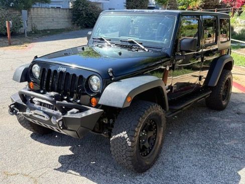 Used 2012 Jeep Wrangler Unlimited Rubicon w/ Connectivity Group AWD/4WD image 32