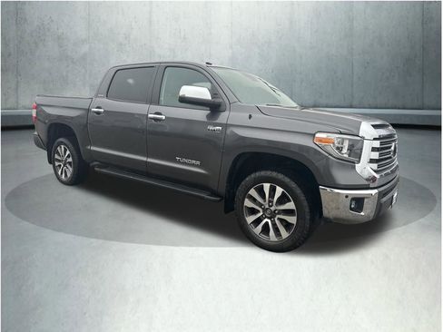 Used 2018 Toyota Tundra Limited w/ Limited Premium Package AWD/4WD image 9
