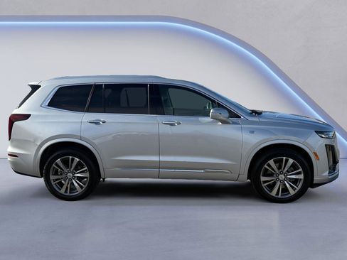 Used 2020 Cadillac XT6 Premium Luxury image 2
