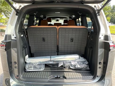 New 2025 Volkswagen ID. Buzz Pro S image 18