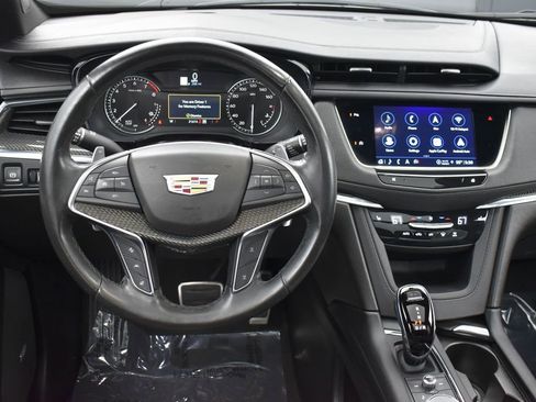 Used 2023 Cadillac XT5 Sportv w/ LPO, Floor Liner Package AWD/4WD image 15