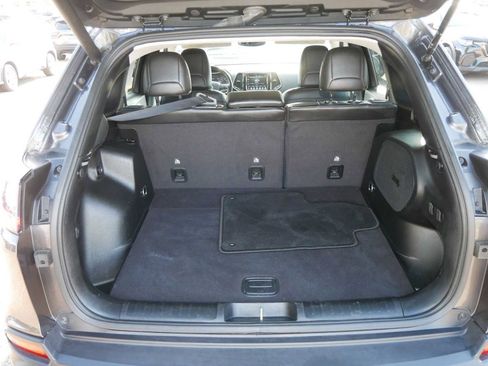 Used 2020 Jeep Cherokee Limited w/ Trailer Tow Group image 18