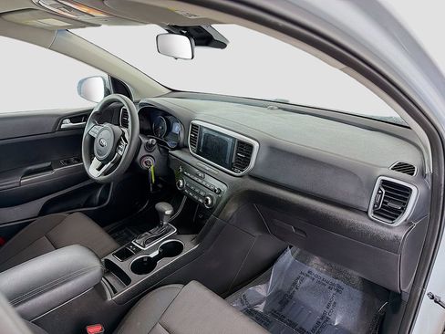 Used 2020 Kia Sportage LX image 16