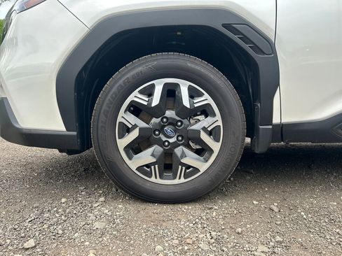 Certified 2025 Subaru Forester Premium AWD/4WD image 20