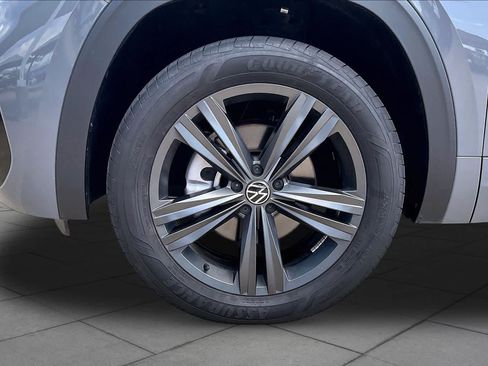 Used 2022 Volkswagen Atlas Cross Sport SEL R-Line AWD/4WD image 11