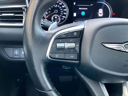 Used 2025 Genesis G70 2.5T image 22