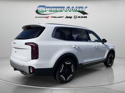 Used 2024 Kia Telluride EX w/ EX Captain's Chair Package