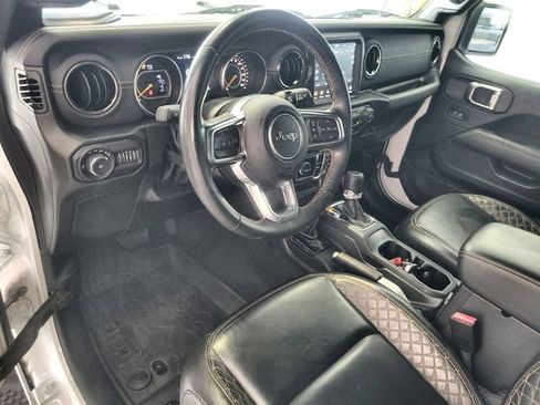 Used 2022 Jeep Wrangler Unlimited Sahara AWD/4WD image 14