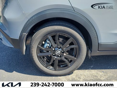 Used 2024 Nissan Kicks SR w/ SR Premium Package FWD image 9
