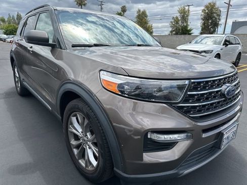 Used 2021 Ford Explorer XLT w/ Equipment Group 202A RWD image 1