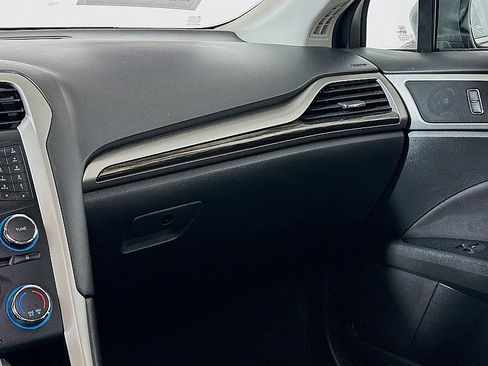 Used 2013 Ford Fusion SE image 23