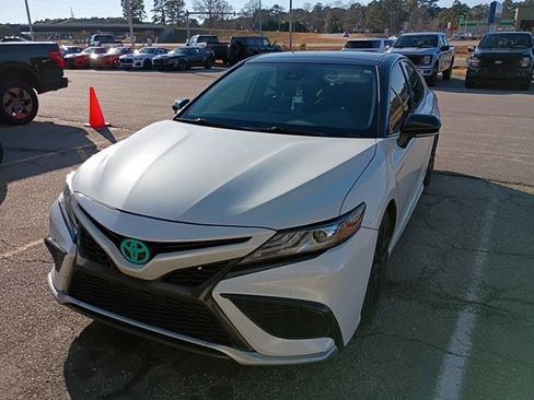Used 2022 Toyota Camry XSE image 11