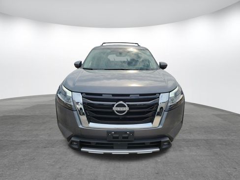 Used 2024 Nissan Pathfinder Platinum w/ Cargo Package FWD image 2
