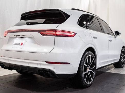 Used 2021 Porsche Cayenne Turbo image 4