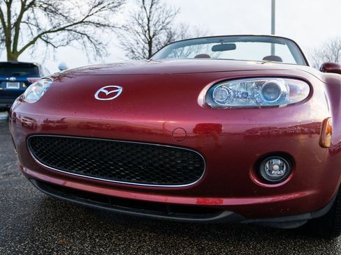 Used 2008 MAZDA MX-5 Miata Grand Touring w/ Premium Pkg image 16