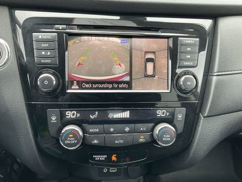 Used 2019 Nissan Rogue SV w/ Sun & Sound Touring Package image 15