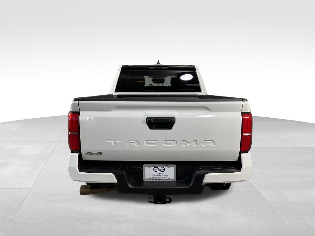Used 2025 Toyota Tacoma SR5 AWD/4WD image 8