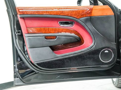 Used 2018 Bentley Mulsanne RWD image 40
