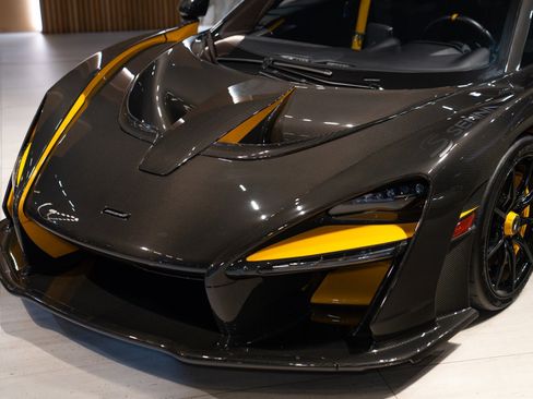 Used 2019 McLaren Senna RWD image 13
