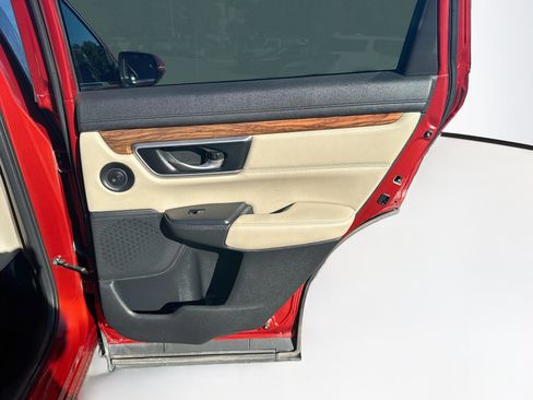 Used 2018 Honda CR-V Touring image 33