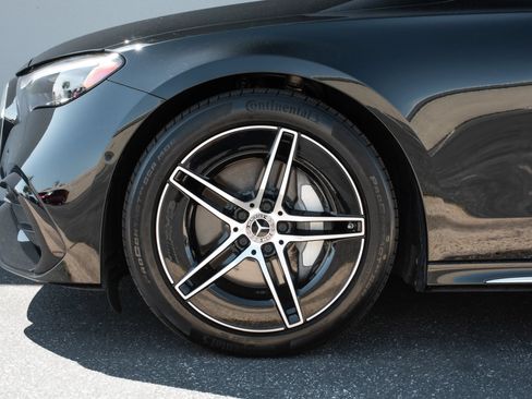 Used 2024 Mercedes-Benz E 350 4MATIC Sedan image 37