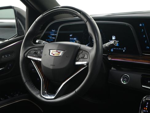 Used 2024 Cadillac Escalade Premium Luxury w/ Performance Package image 18