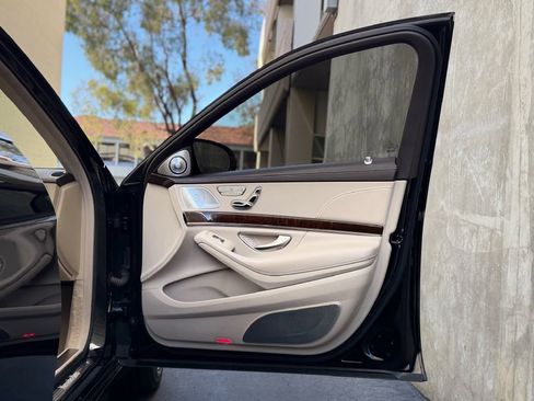Used 2015 Mercedes-Benz S 550 Sedan image 31