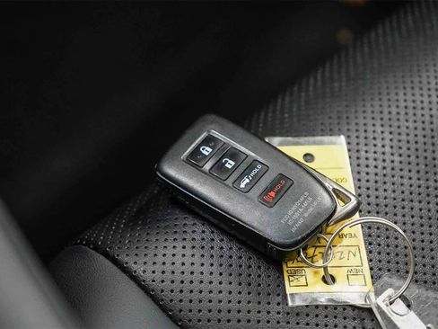 Used 2022 Lexus RX 350L FWD w/ Premium Package image 29