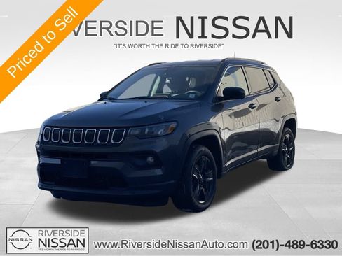 Used 2022 Jeep Compass Latitude AWD/4WD image 1