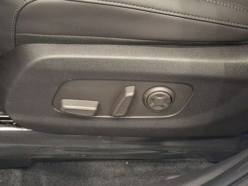 New 2026 Kia Carnival EX FWD image 18