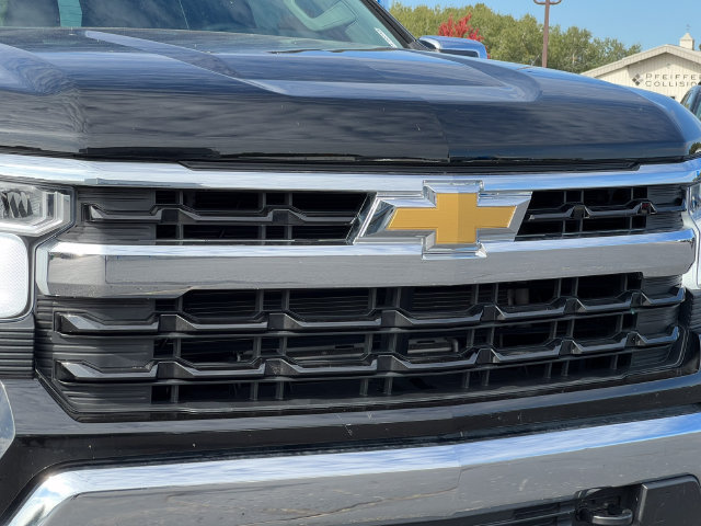 Used 2025 Chevrolet Silverado 1500 LT AWD/4WD image 36