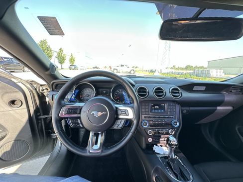 Used 2016 Ford Mustang Coupe RWD image 11