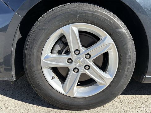 Used 2019 Chevrolet Malibu LS image 9