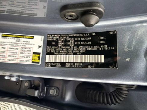 Used 2025 Toyota Corolla Cross XLE FWD image 31